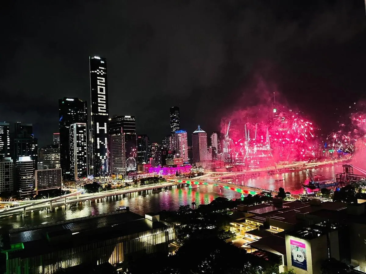 Luxury Breathtaking City View Apartment Ensuite & Parking Brisbane