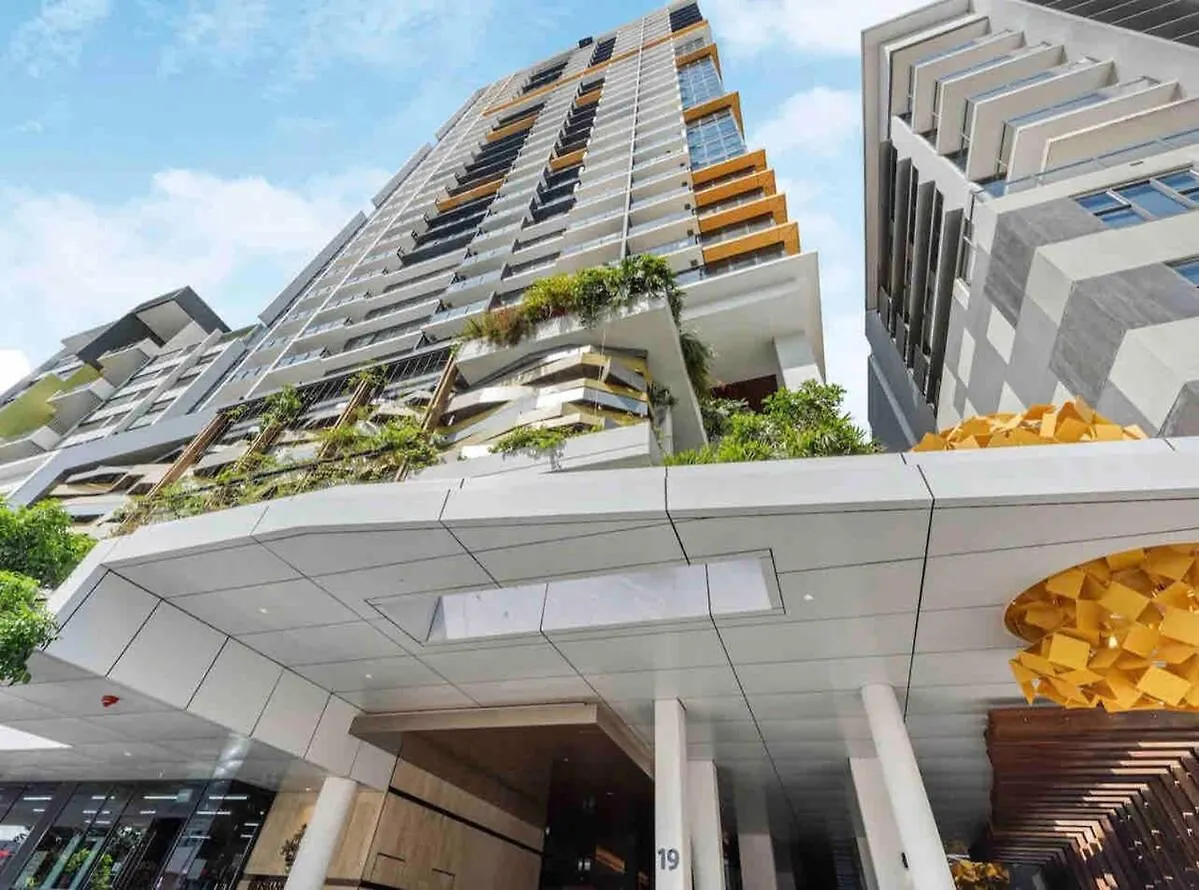 Luxury Breathtaking City View Apartment Ensuite & Parking
