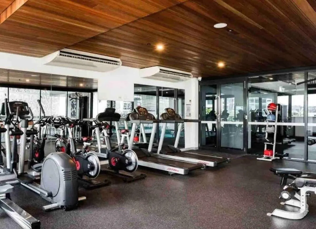 Luxury Breathtaking City View Apartment Ensuite & Parking